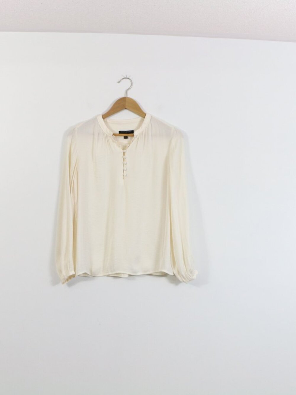 *Banana Republic Long Sleeve Cream Blouse